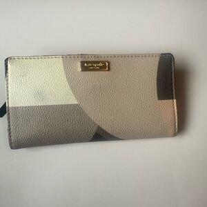 Kate Spade Cream and Black Women's Wallet